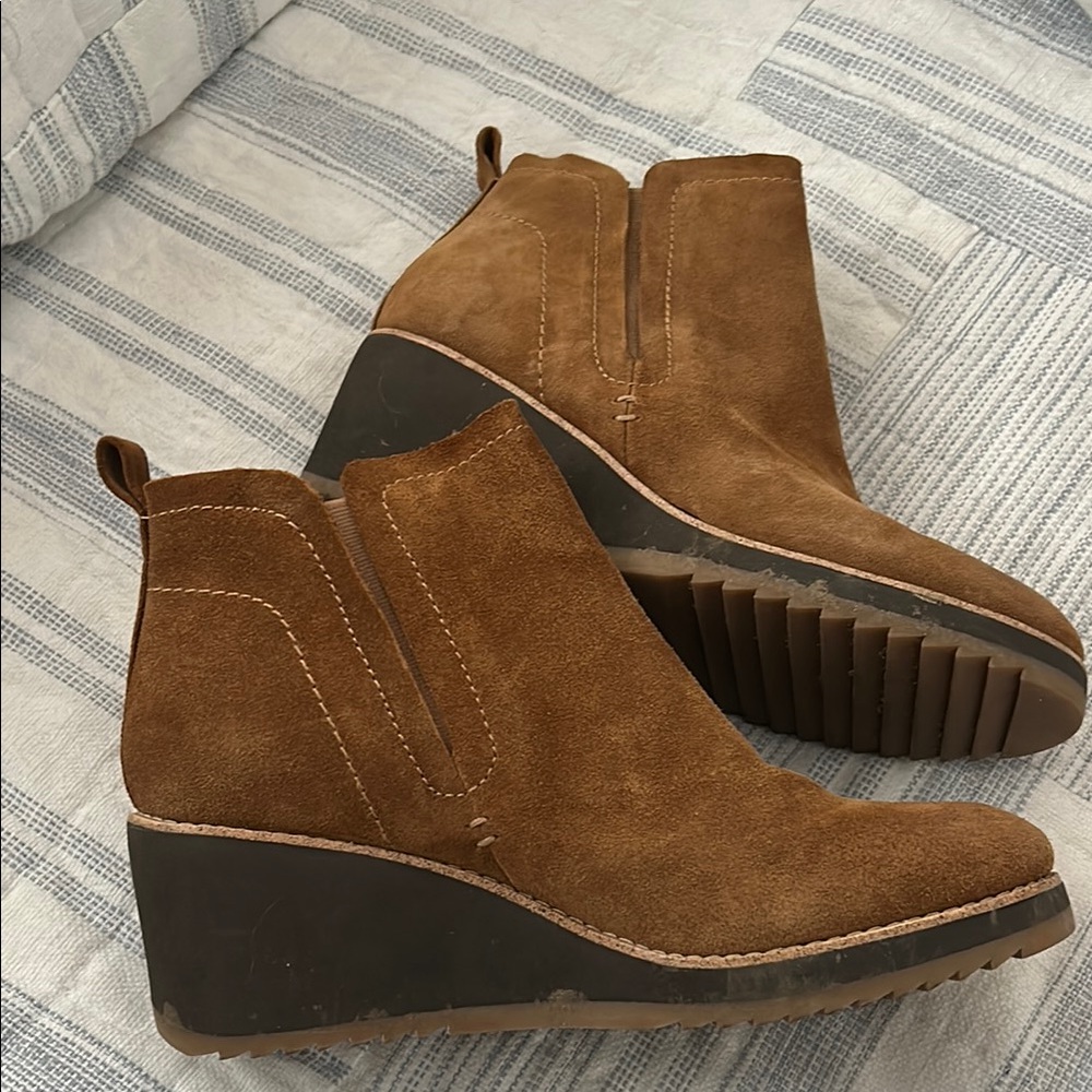Sofft Brown Suede Wedge Shoes with Classic Design